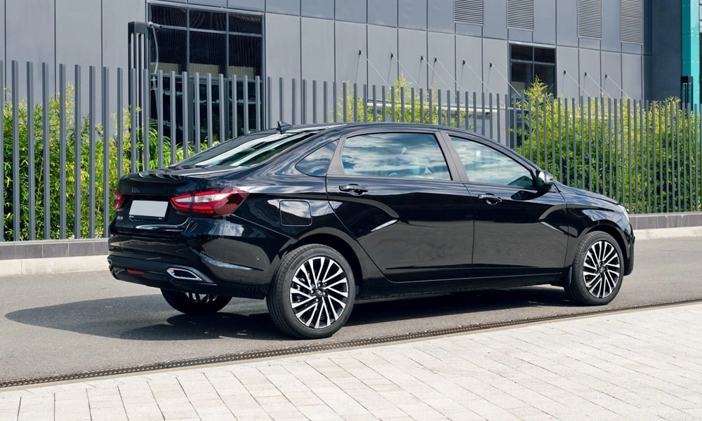 Lada Aura - фото №9