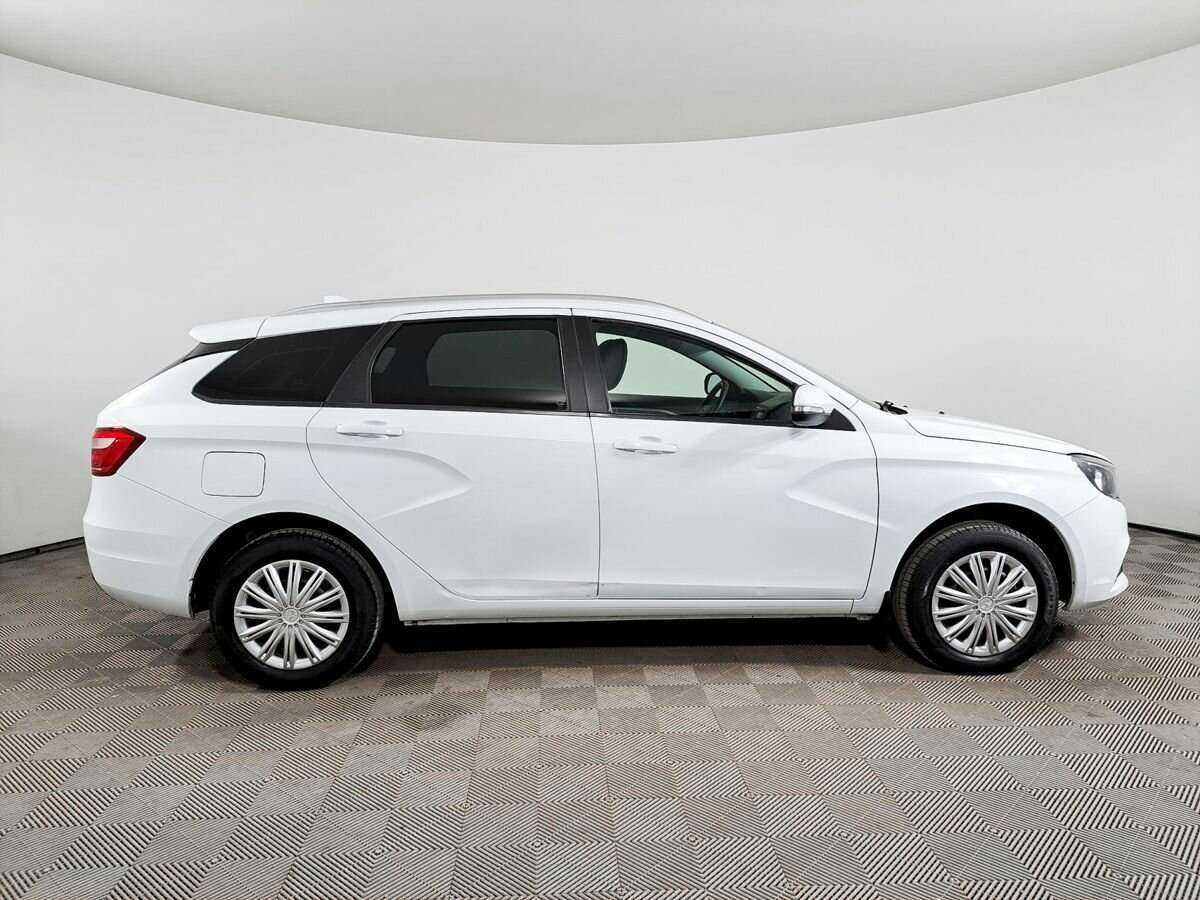 Lada (ВАЗ) Vesta SW, 2018 - фото №4